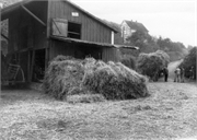 An der Dreschmaschine 1